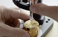 欧米茄手皮表带怎么卸